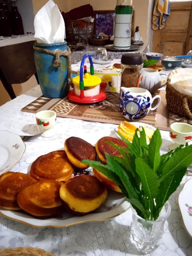 Guest House Meri Poppins Dedoplis Tskaro Bagian luar foto